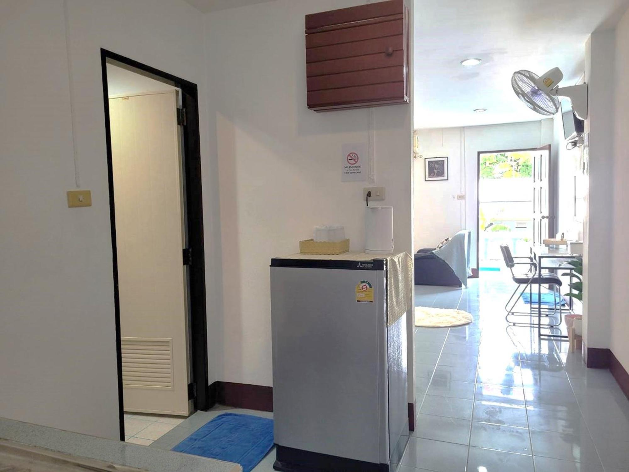 Rabbit Mansion Patong Hotel Экстерьер фото