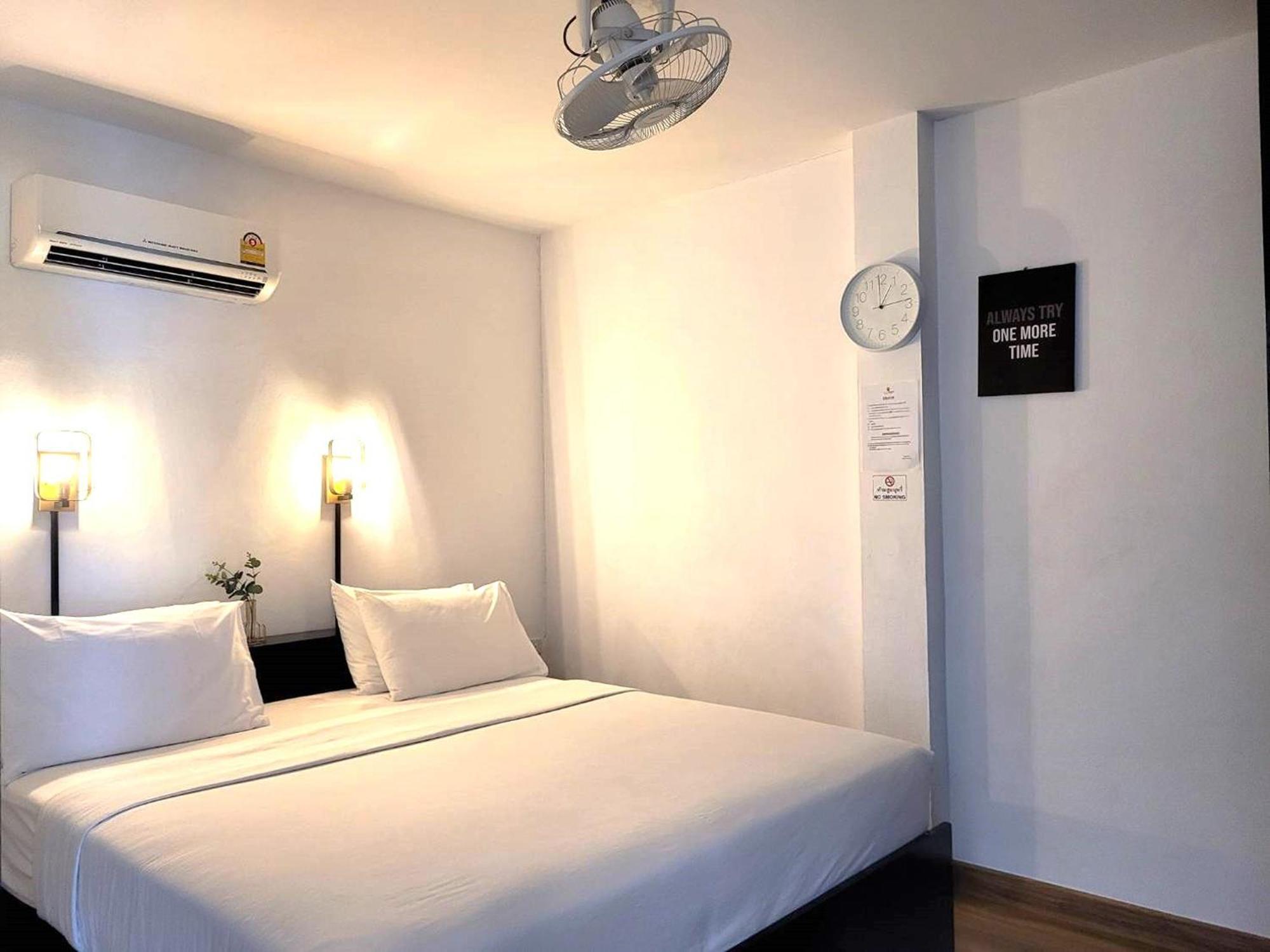 Rabbit Mansion Patong Hotel Экстерьер фото