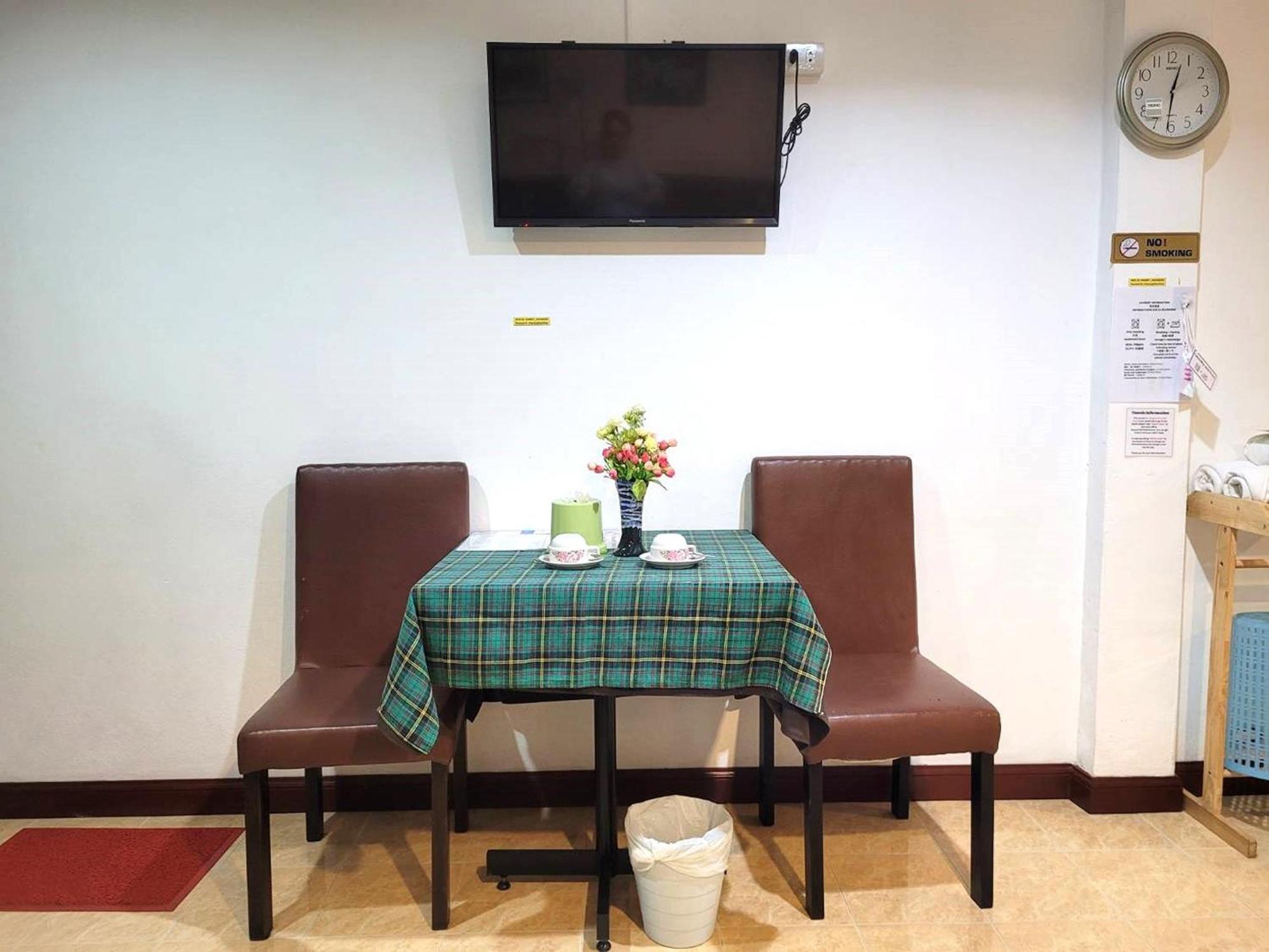 Rabbit Mansion Patong Hotel Экстерьер фото