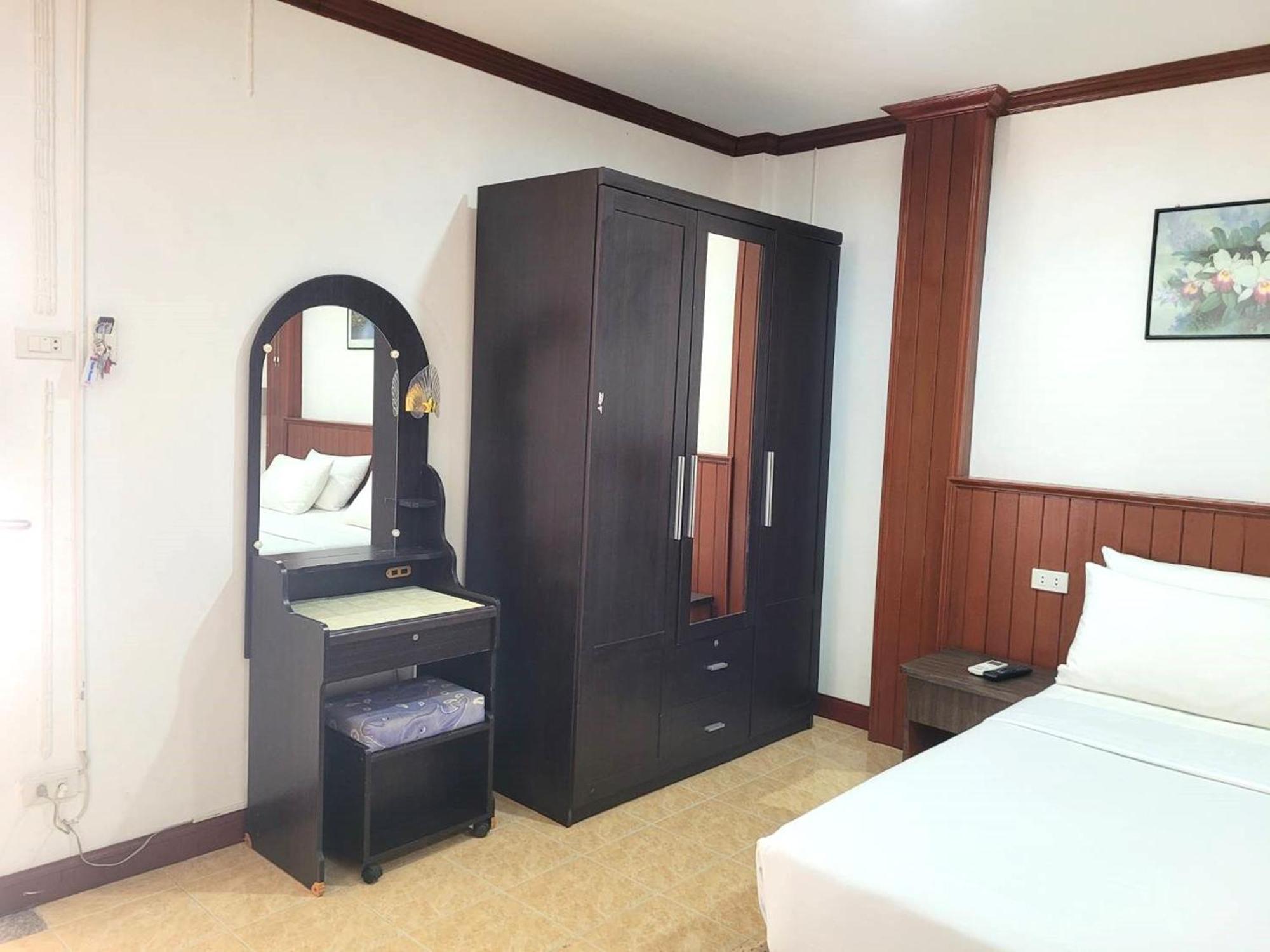 Rabbit Mansion Patong Hotel Экстерьер фото