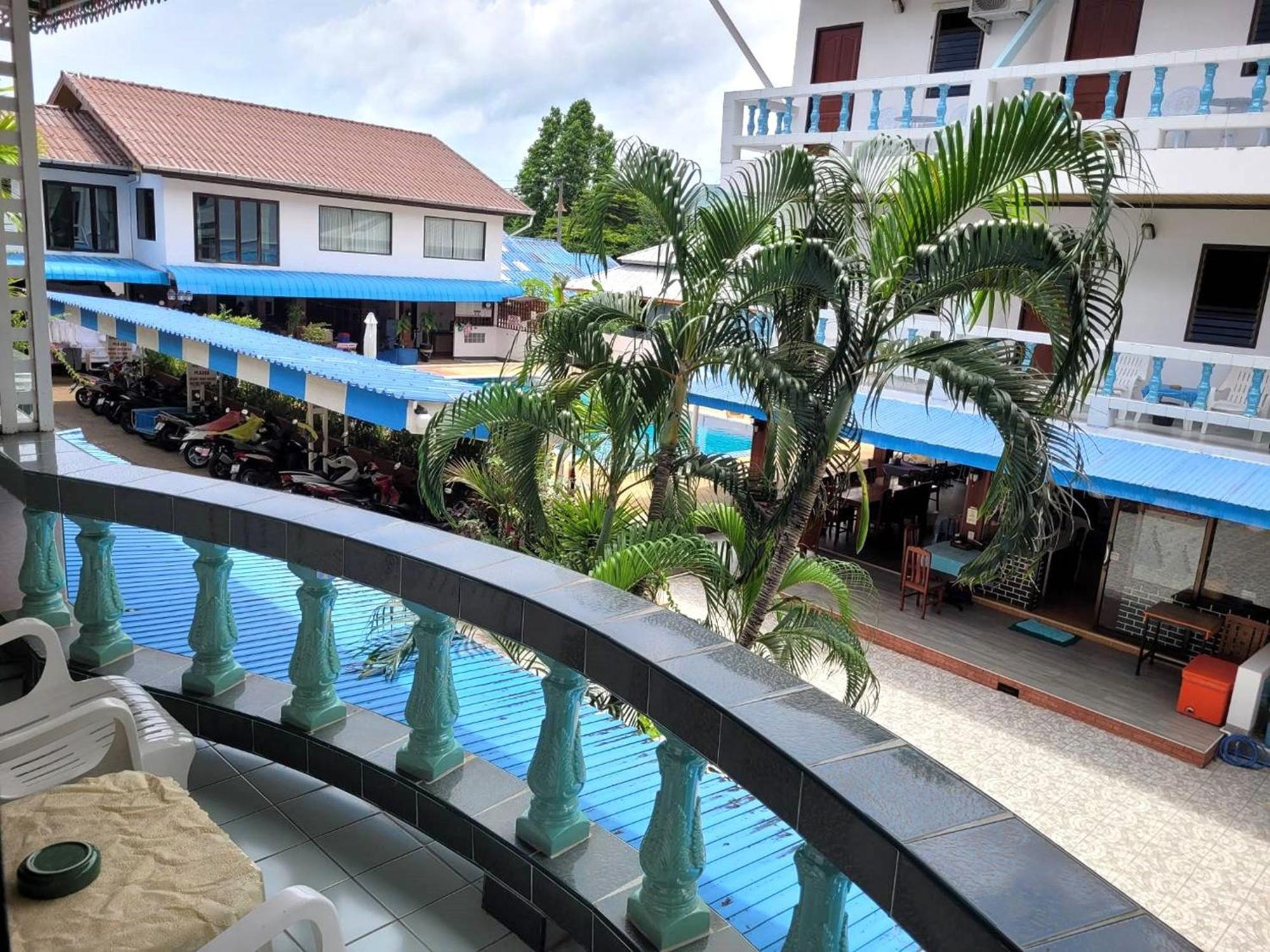 Rabbit Mansion Patong Hotel Экстерьер фото