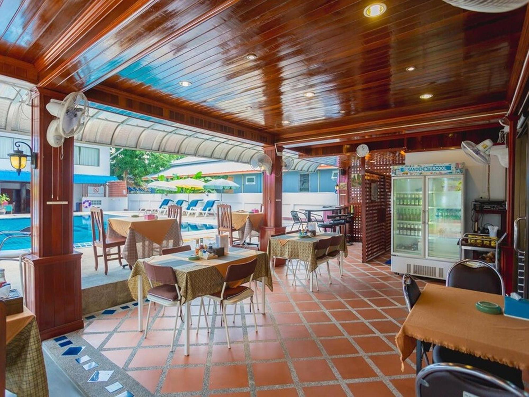 Rabbit Mansion Patong Hotel Экстерьер фото