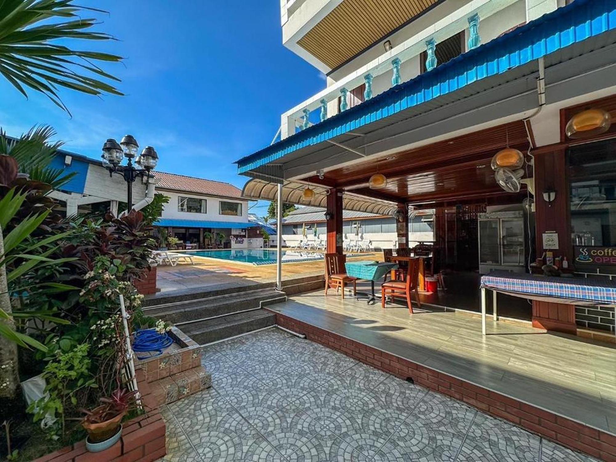 Rabbit Mansion Patong Hotel Экстерьер фото