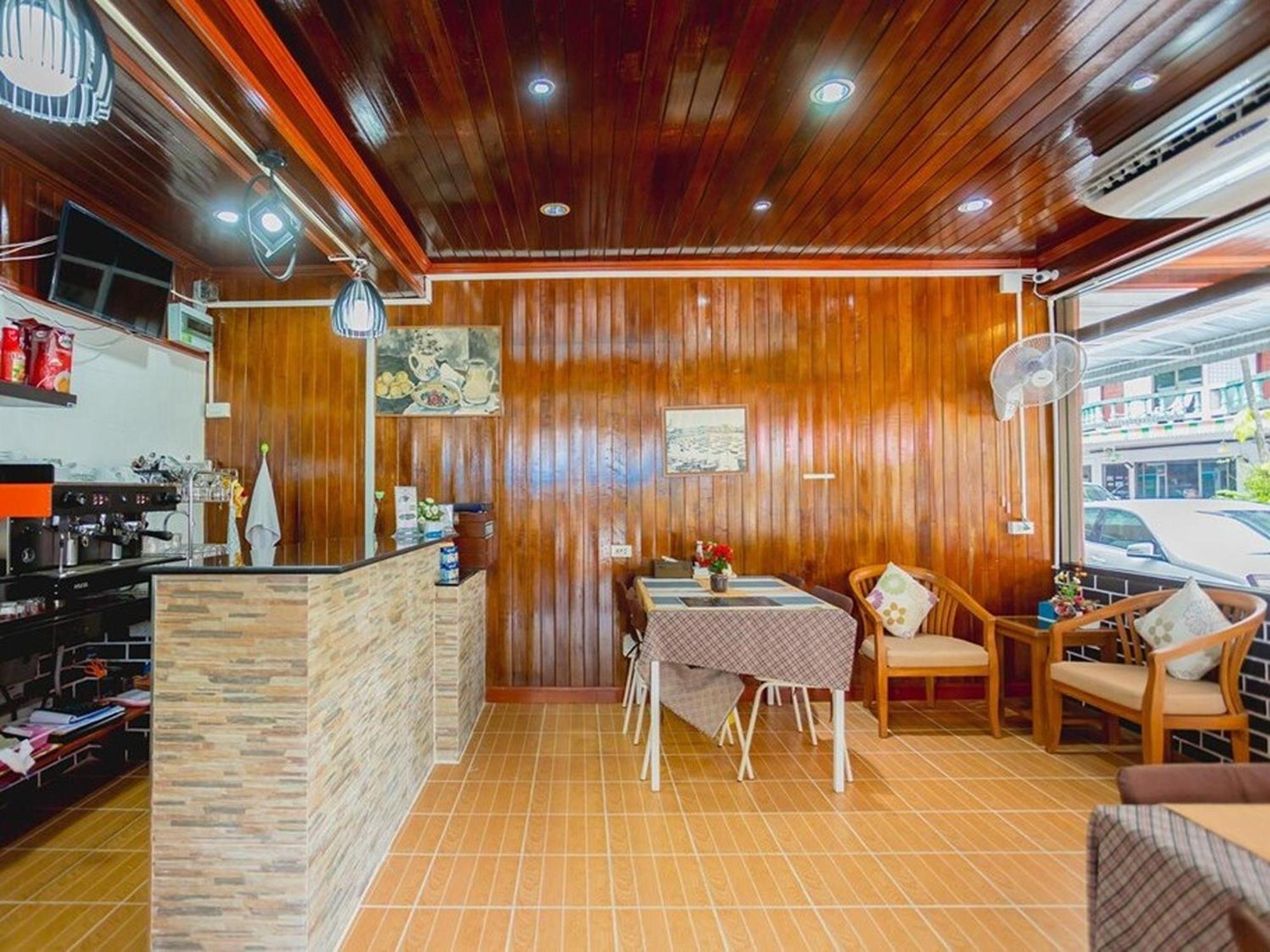 Rabbit Mansion Patong Hotel Экстерьер фото