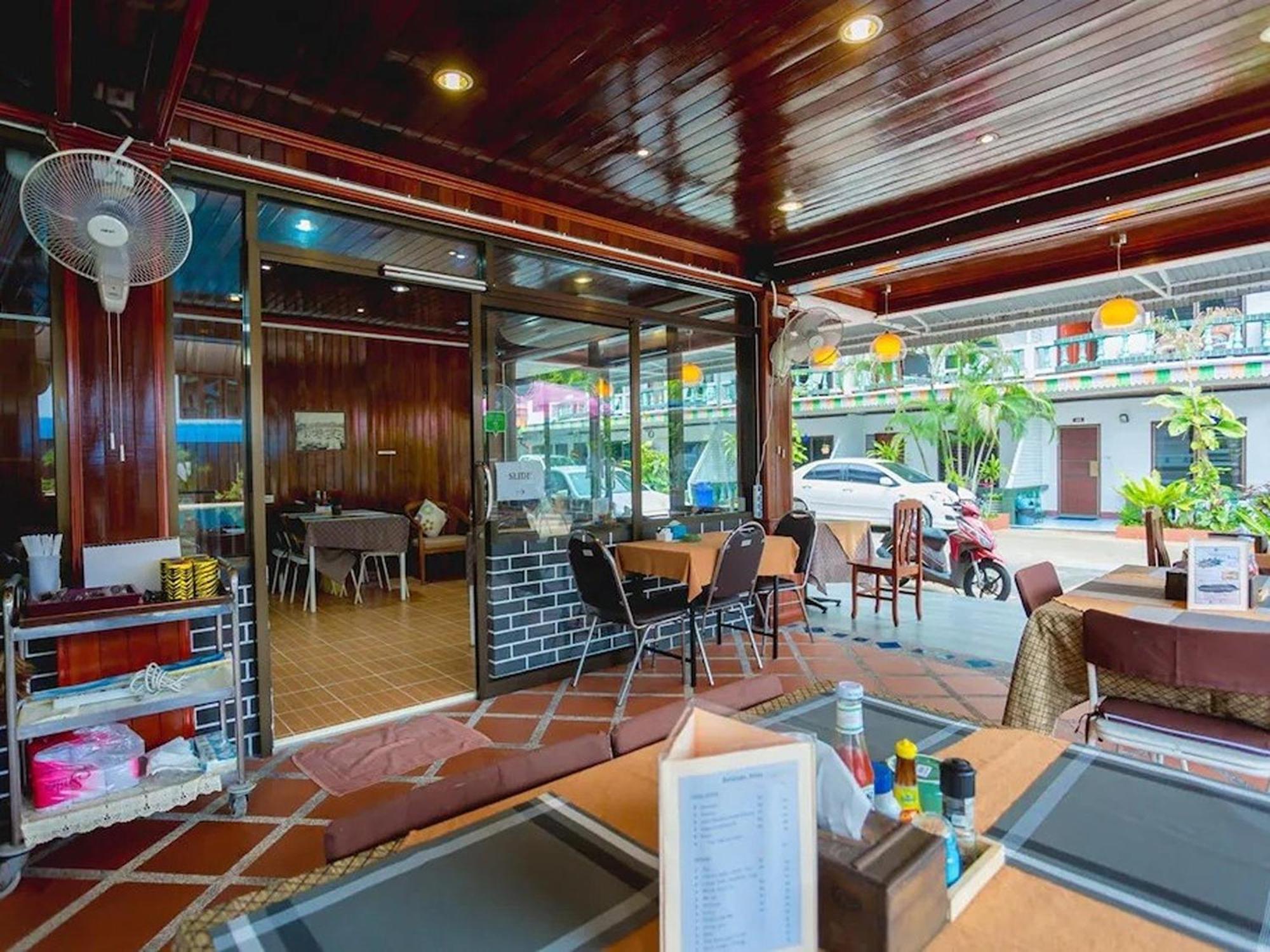 Rabbit Mansion Patong Hotel Экстерьер фото