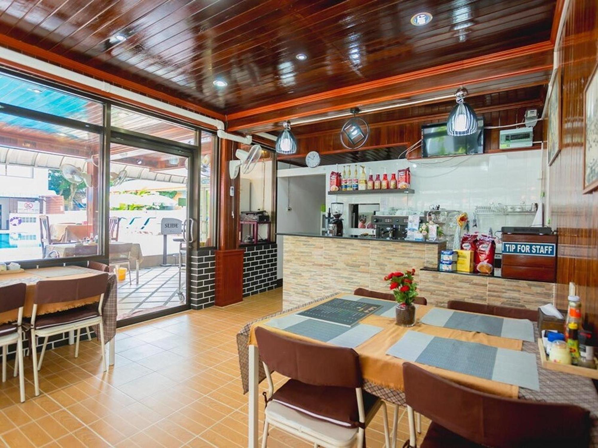 Rabbit Mansion Patong Hotel Экстерьер фото