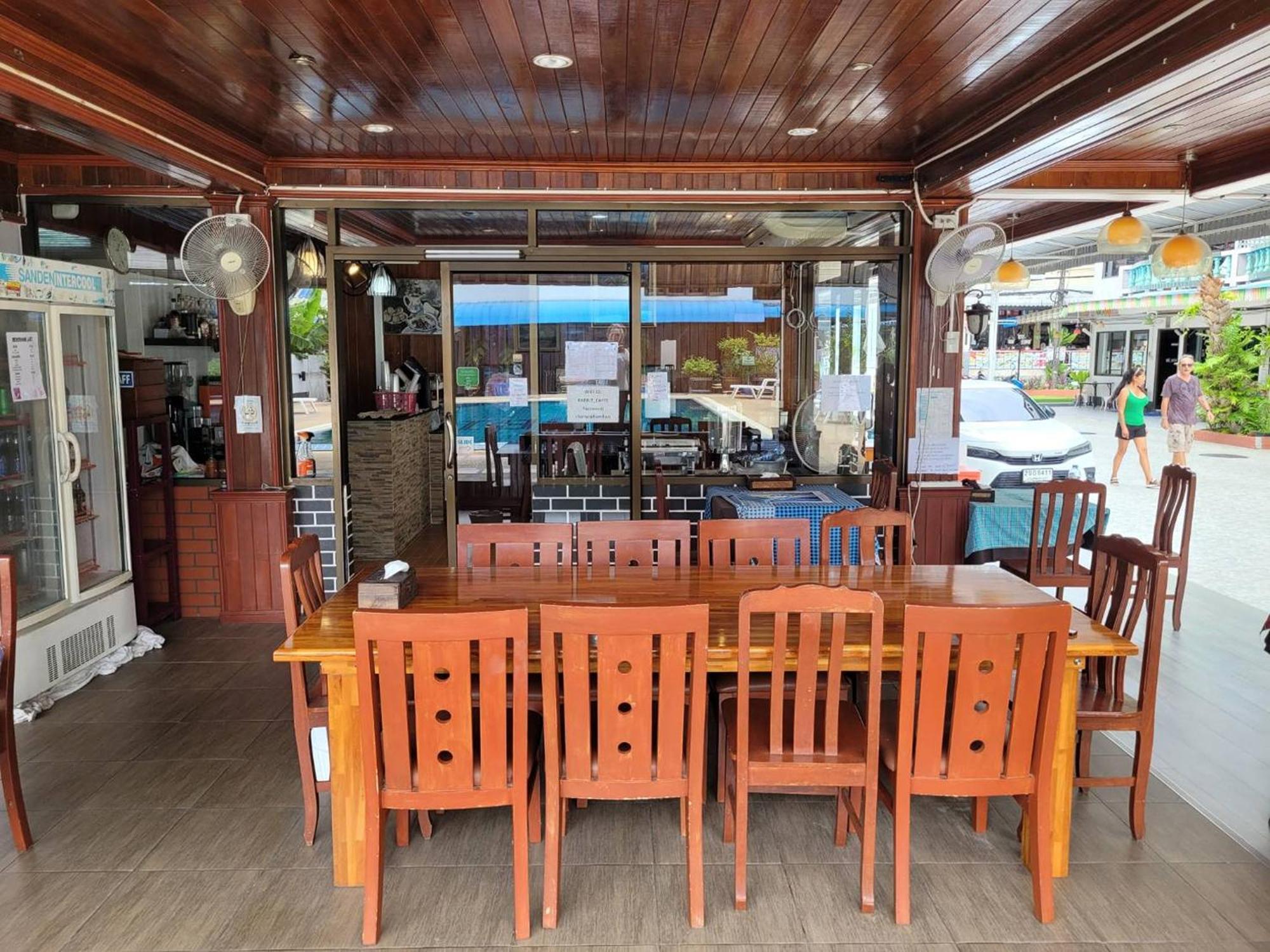Rabbit Mansion Patong Hotel Экстерьер фото