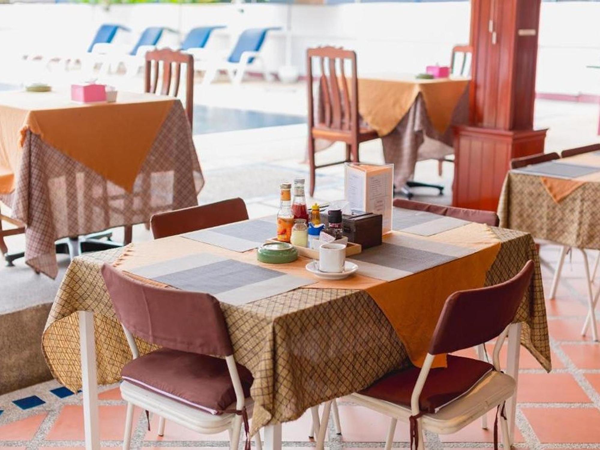 Rabbit Mansion Patong Hotel Экстерьер фото