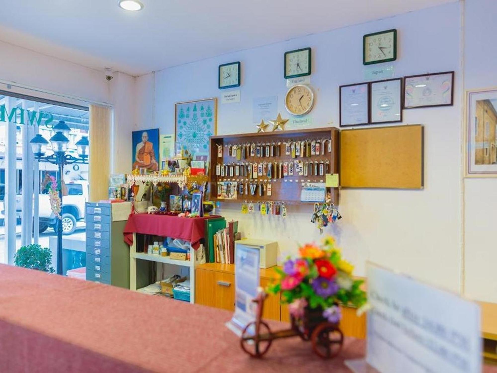 Rabbit Mansion Patong Hotel Экстерьер фото