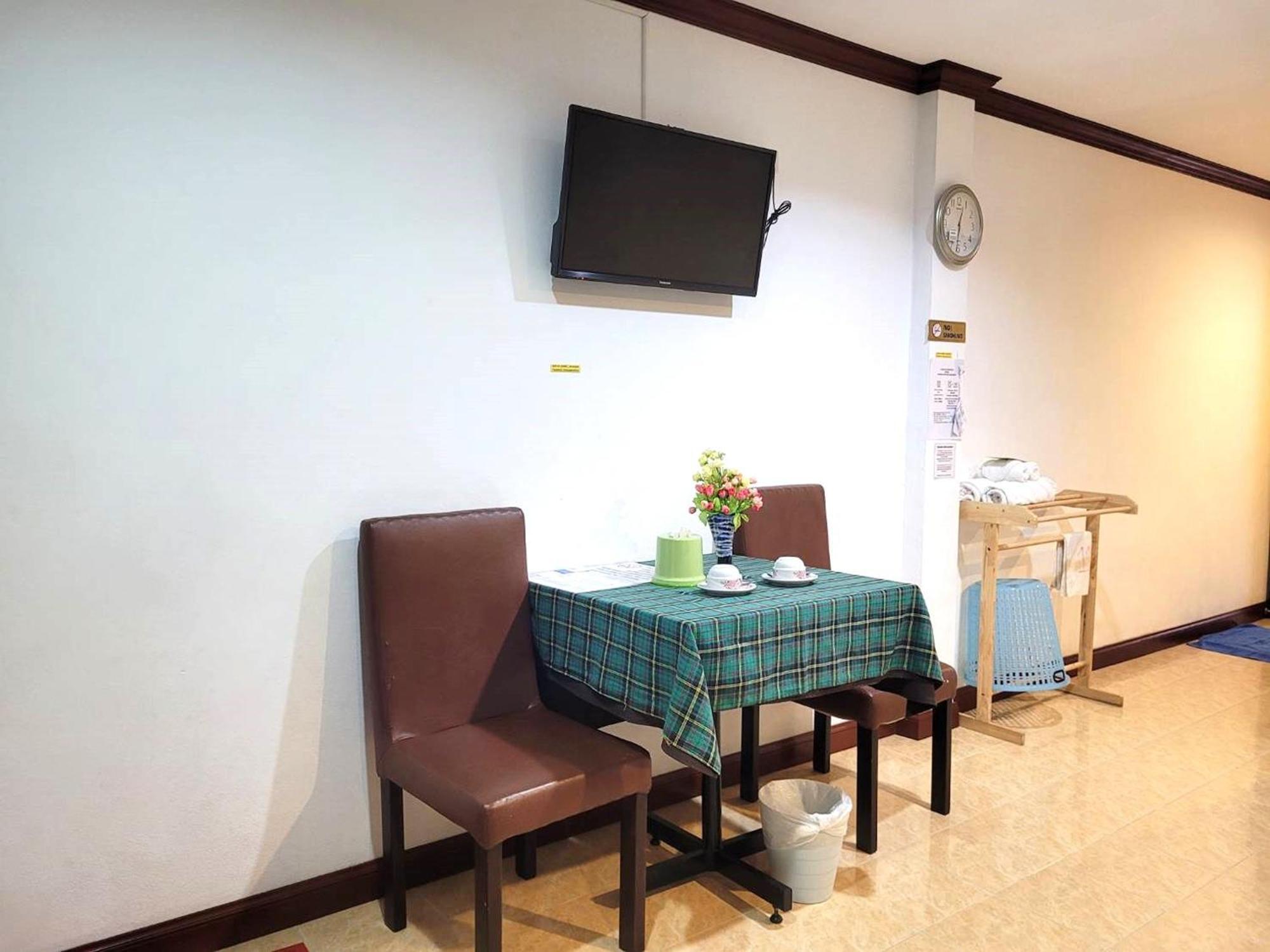 Rabbit Mansion Patong Hotel Экстерьер фото